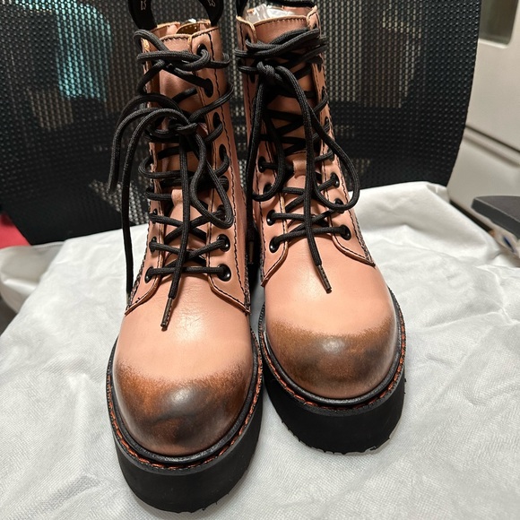 NIB R13 Single Stack Boot, 39 - Picture 12 of 16